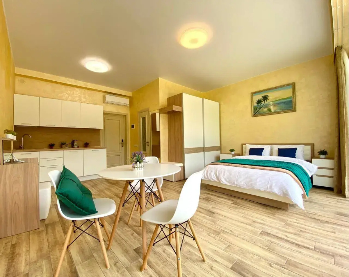 Квартира Сапфир с бассейном и видом на лес