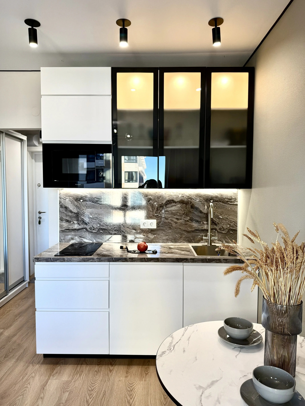 Квартира Люкс Студия в ЖК Бизнес-Класса и Дизайнерским Ремонтом