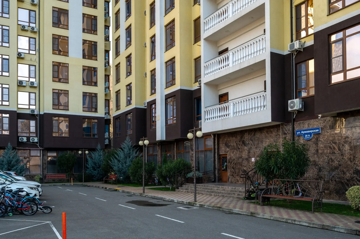 Просторная стильная квартира с видом на горы. Кватро 43