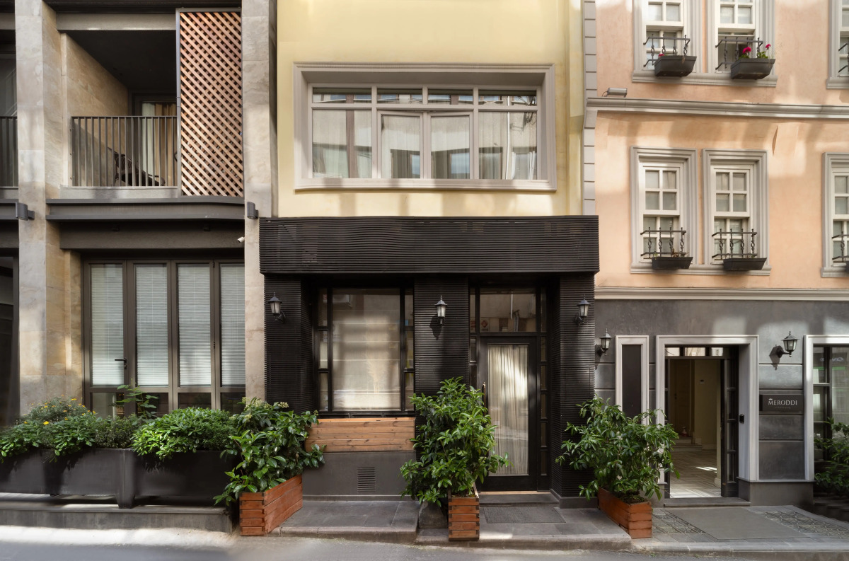 Meroddi La Porta Hotel