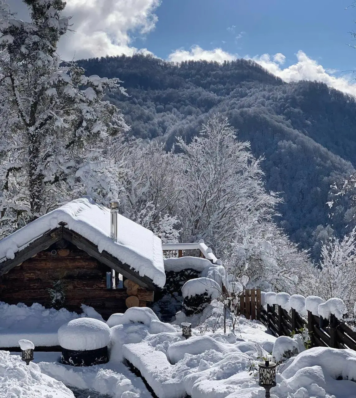 HILLS1200. Резиденция. Глэмпинг. Бани.