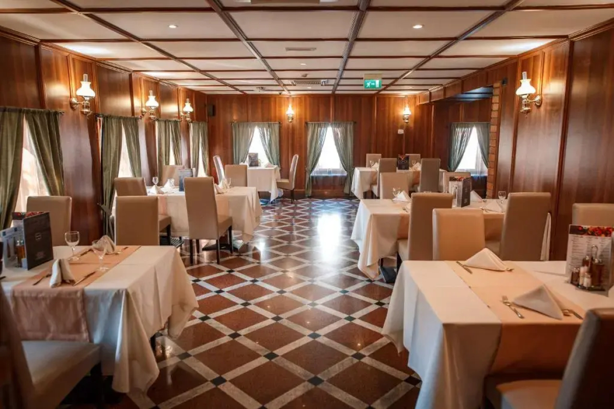 Отель River Palace