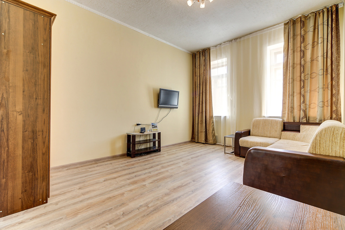 FlatStar on Ligovsky 84-2