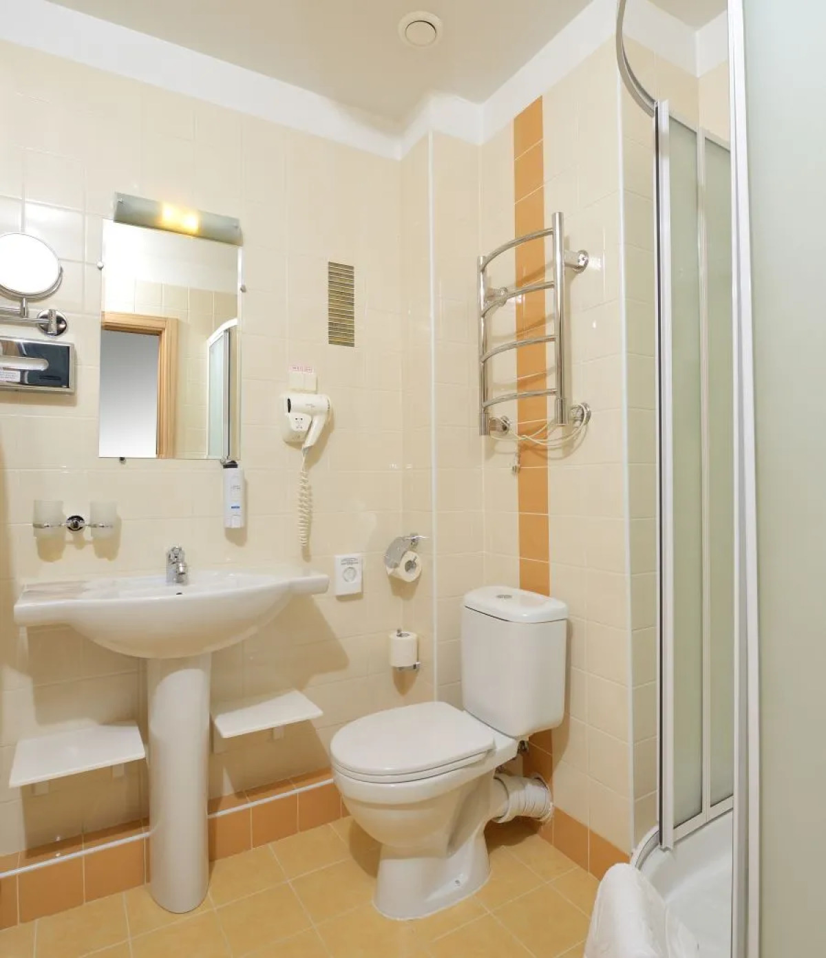 Отель Cronwell Inn Стремянная