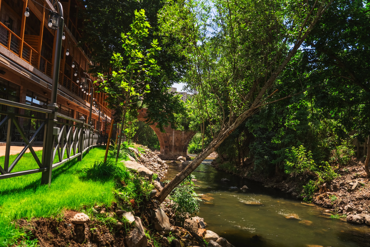 Отель Red Bridge Yerevan