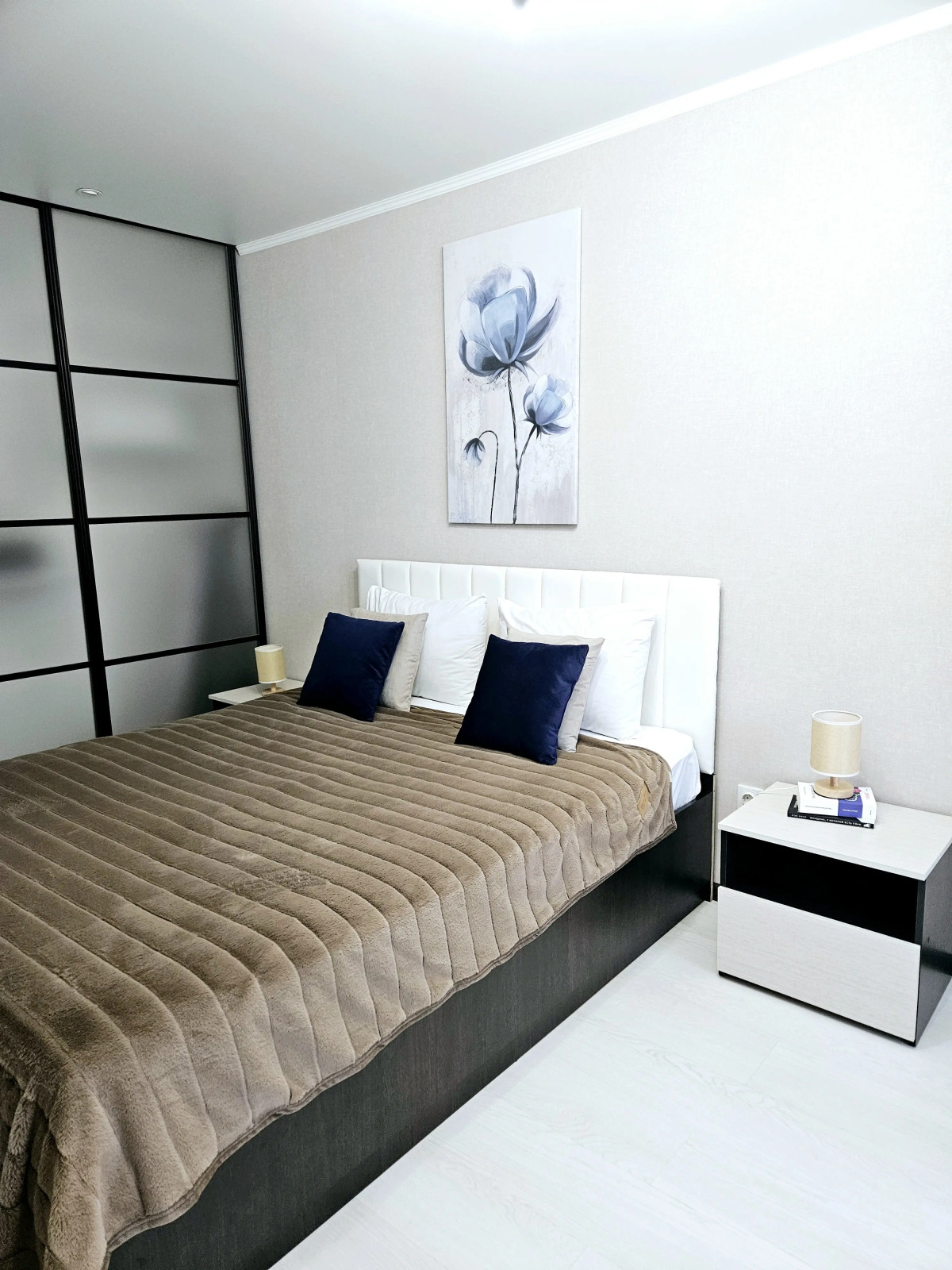 Квартира Неотель на Площади Ленина, рядом Театр Оперы и Балета