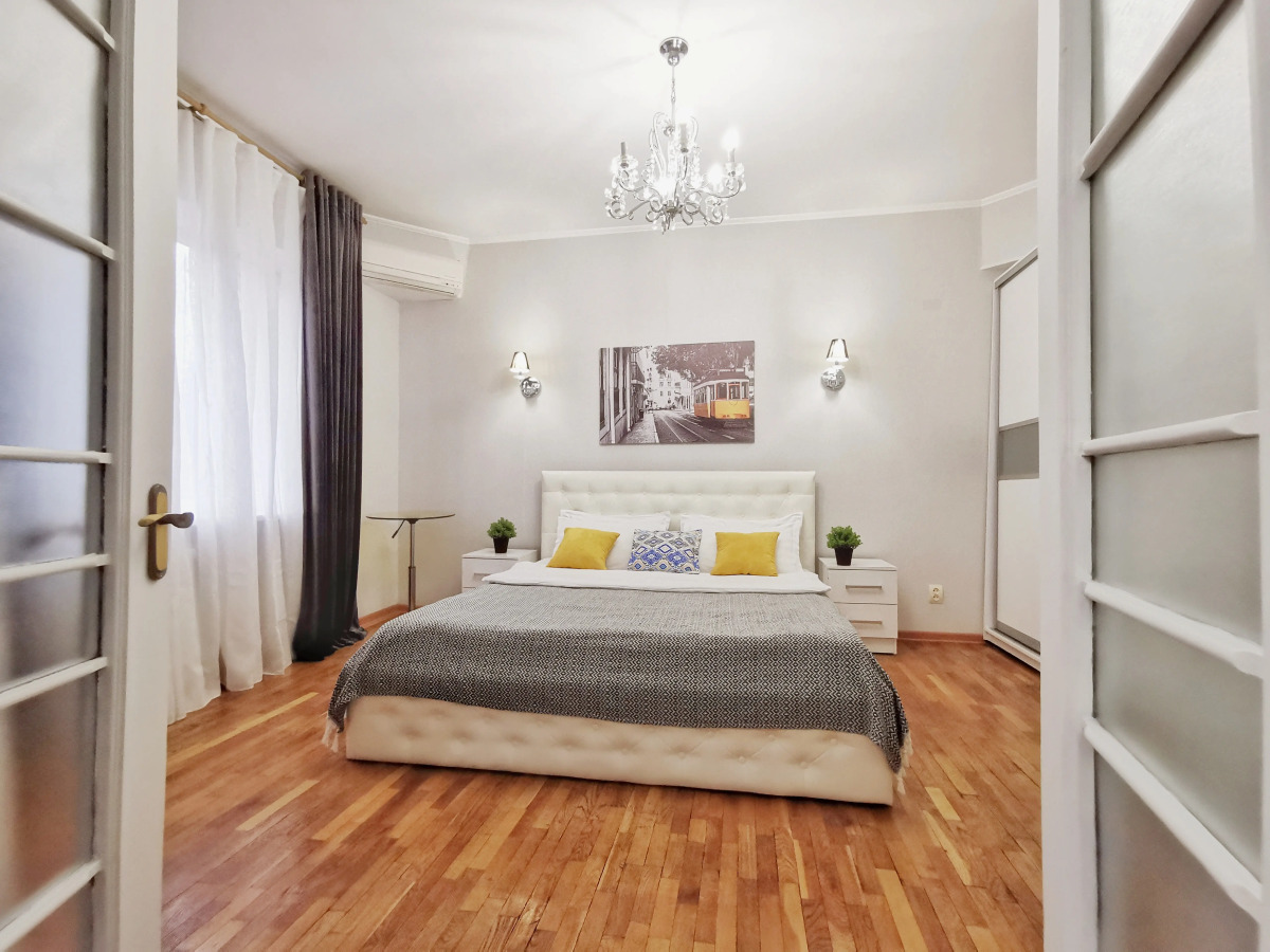 Апартаменты M.O.O.N. APARTMENTS Zenkova 86