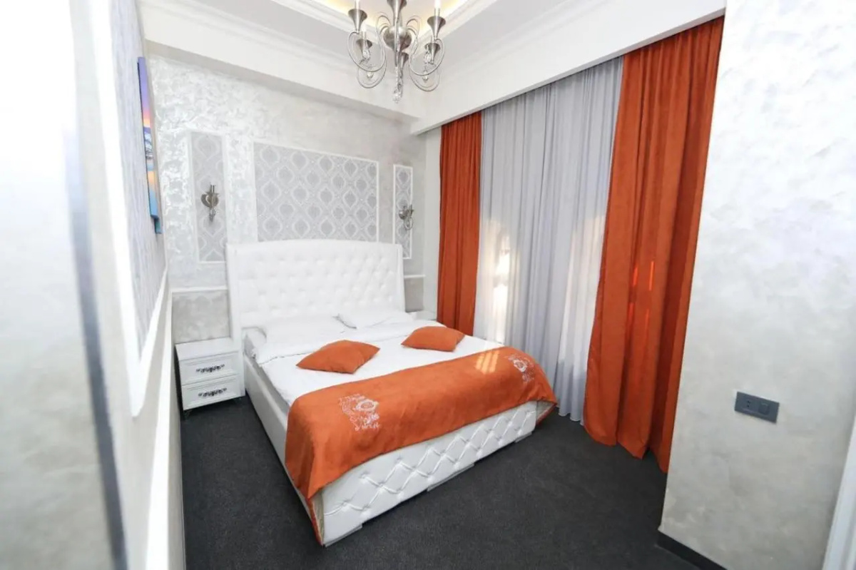 Отель Roma Yerevan & Tours