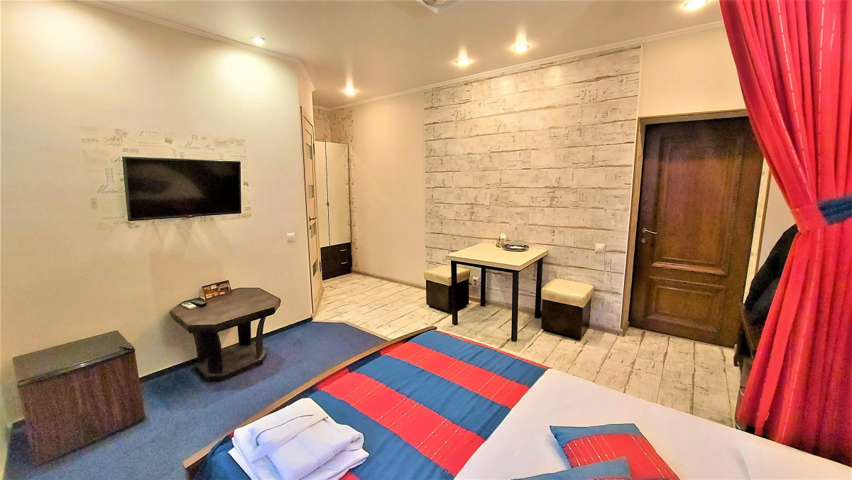 Отель Парадис