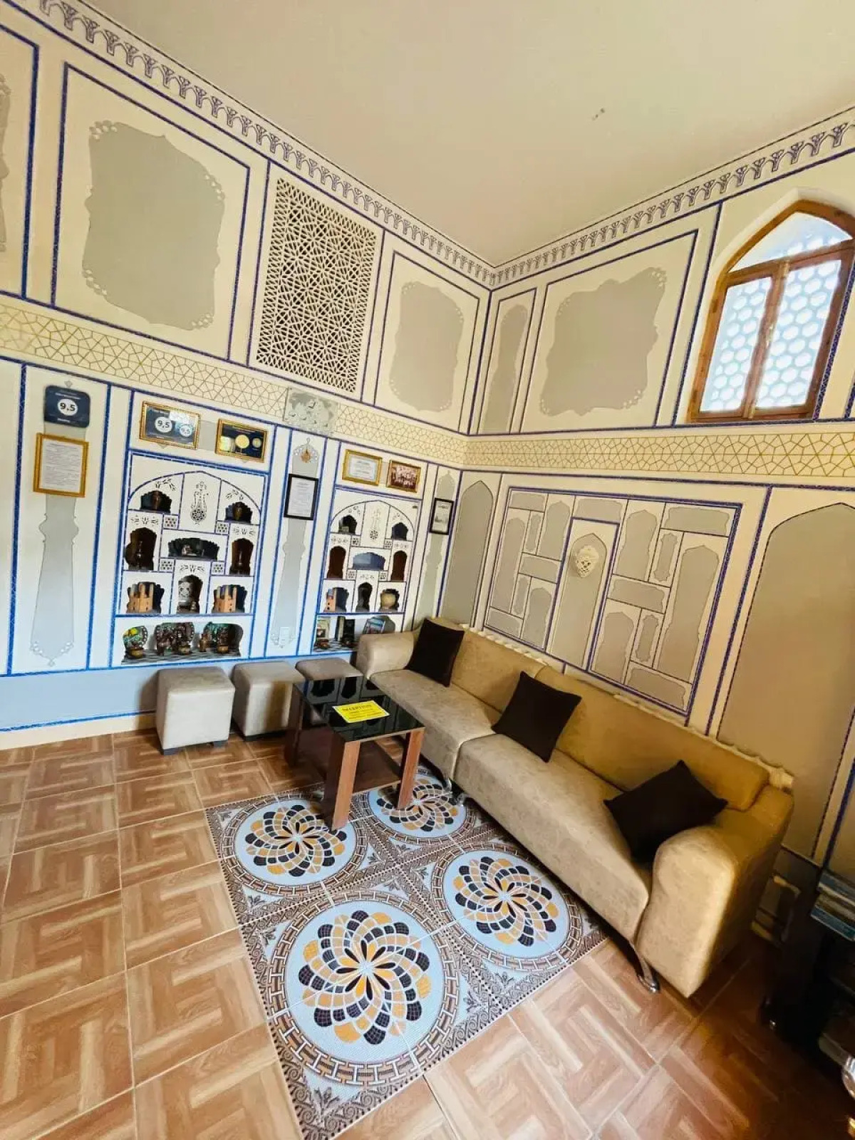 Отель Чор Минор 100 м до старого города с бесплатным кофе и разговорами по душам