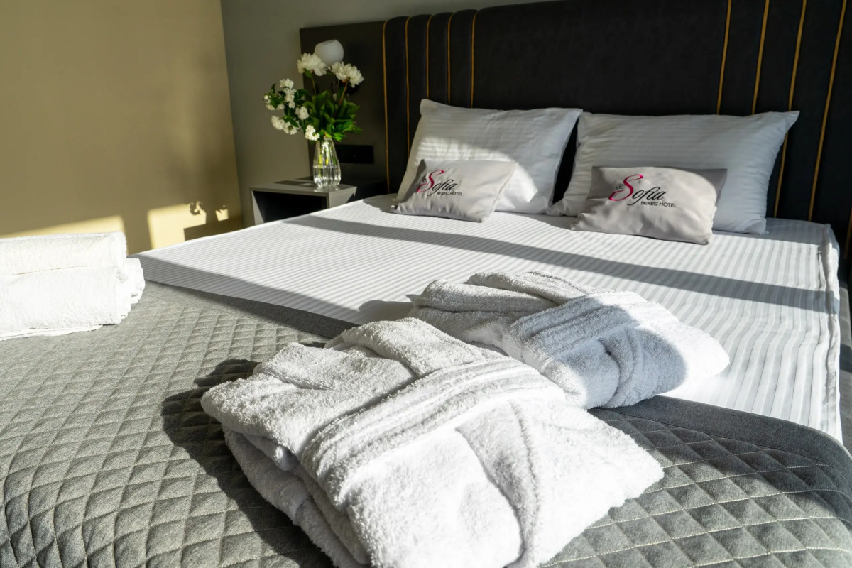 Отель  Берег Святой Софии