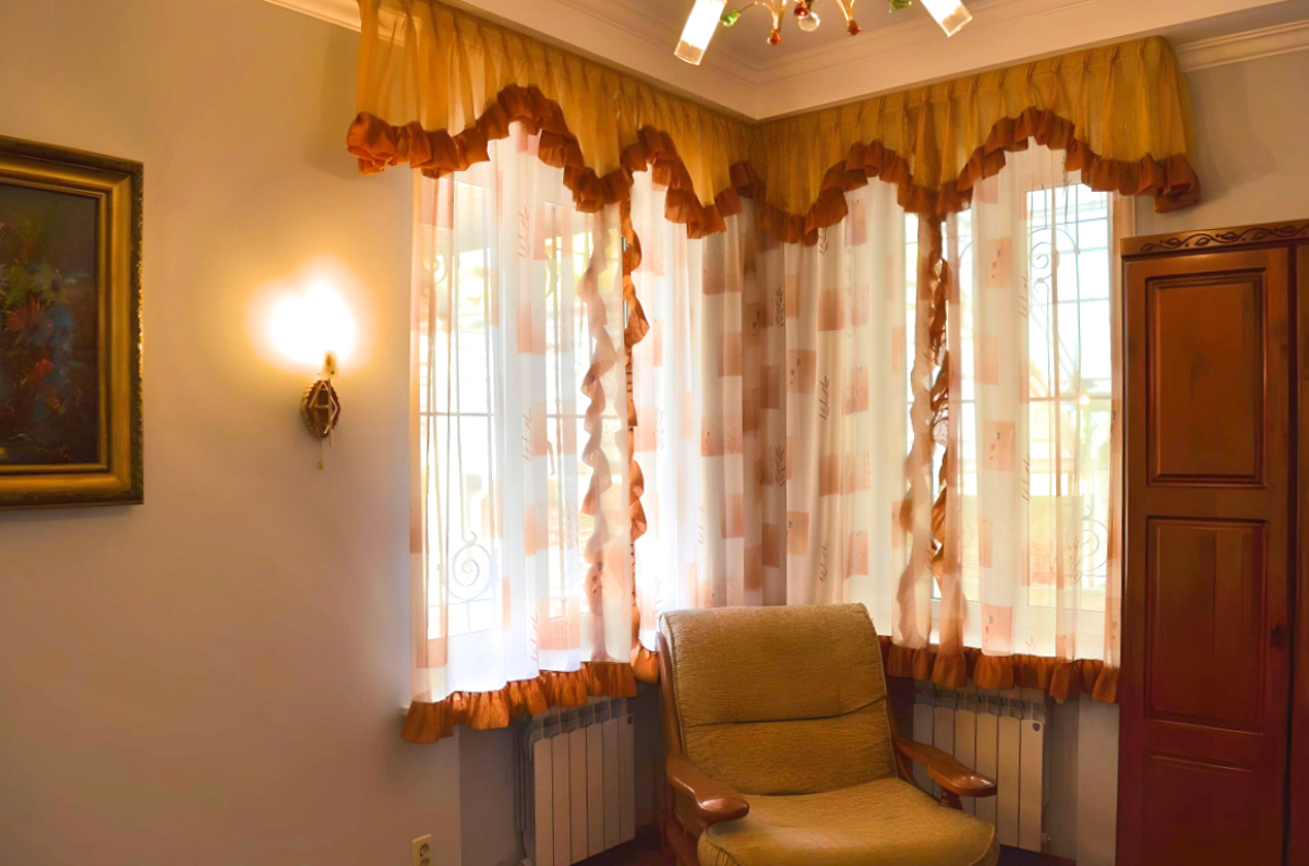 Частный Дом с Беседкой на Проспекте Дзержинского 25