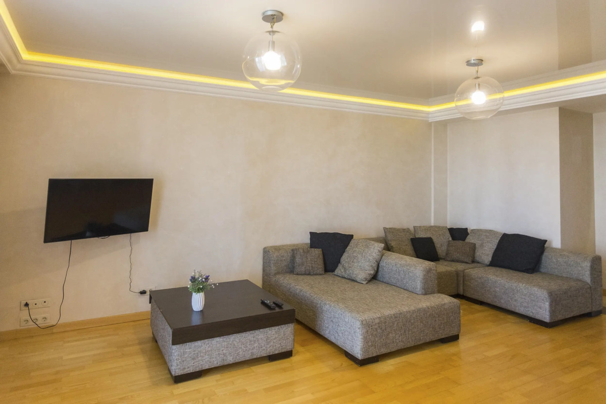 Апартаменты у метро Октябрьская