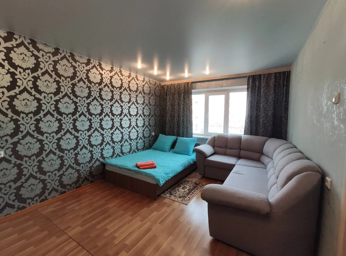 Квартира рядом с Мнтк им. Федорова и Ск Заря