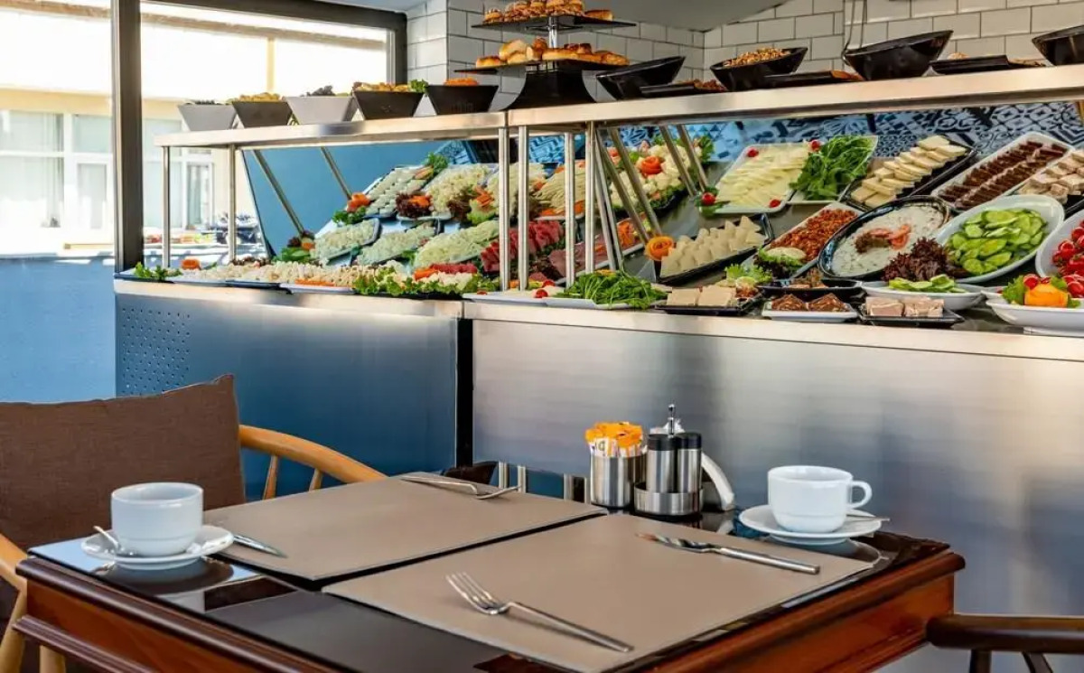 Отель Interstar