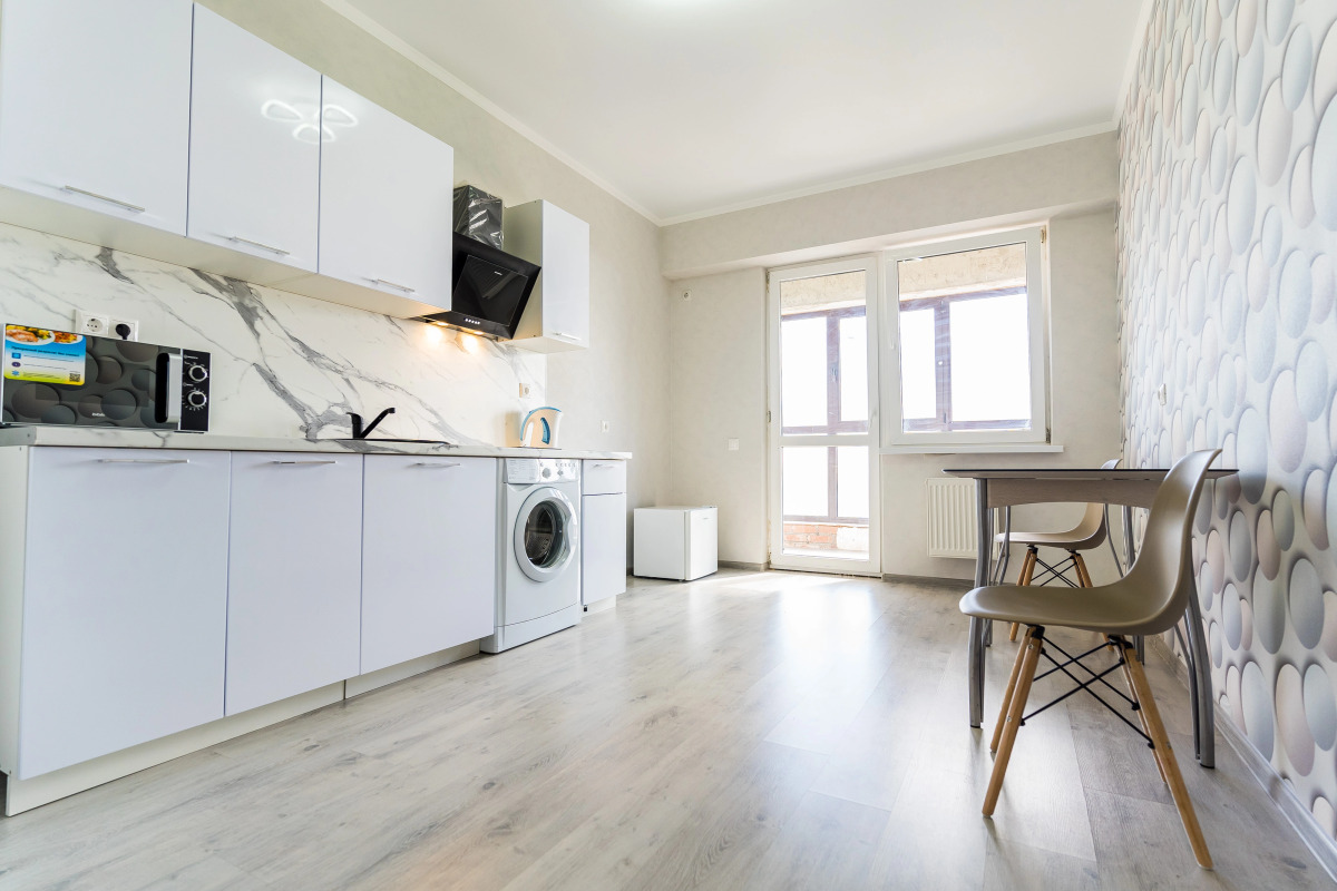 Апартаменты Просторные С Панорамным Балконом От LetoApart