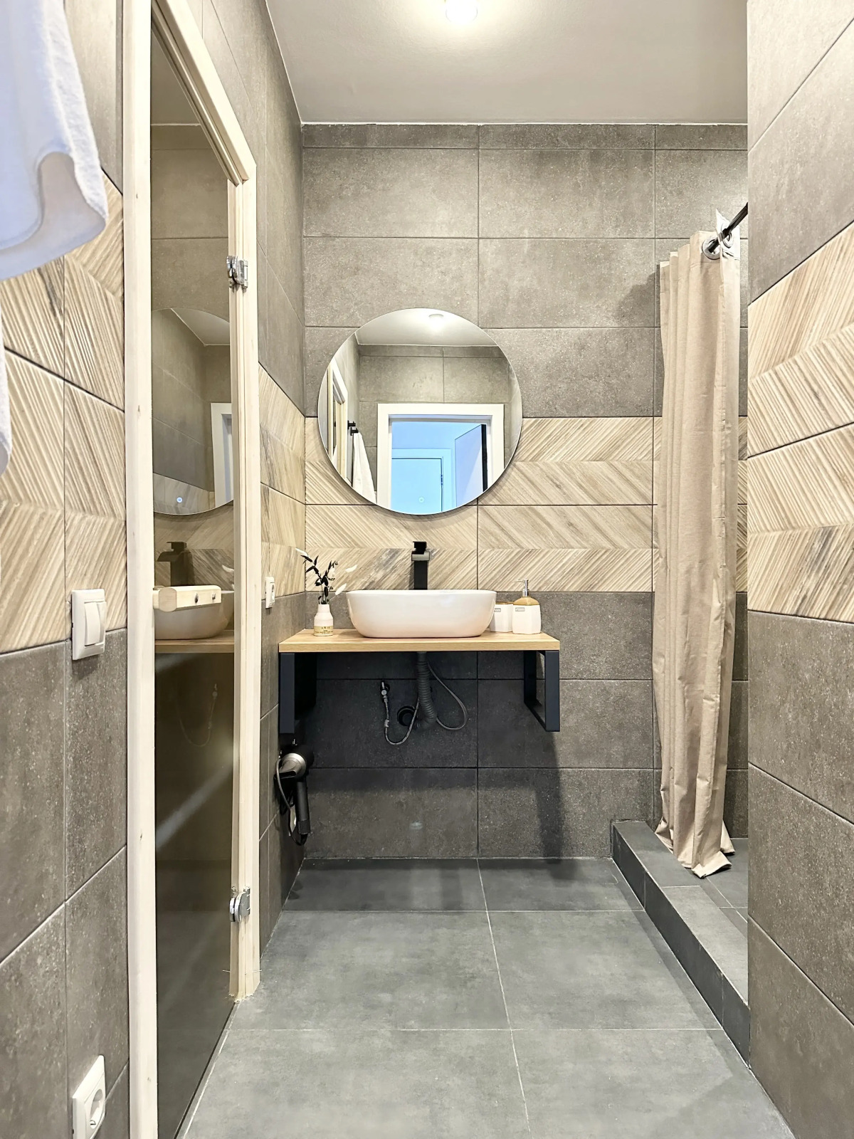 Частный Дом Барнхаус №2 на 10 гостей, с дровяной баней и горячим чаном