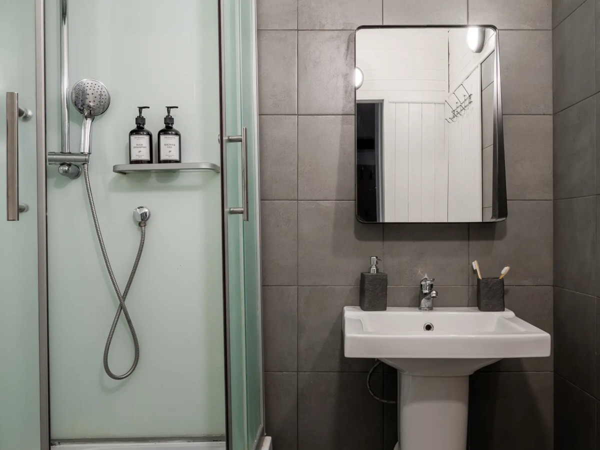 Апартаменты Кварт-Отель, Бережковская Набережная 12