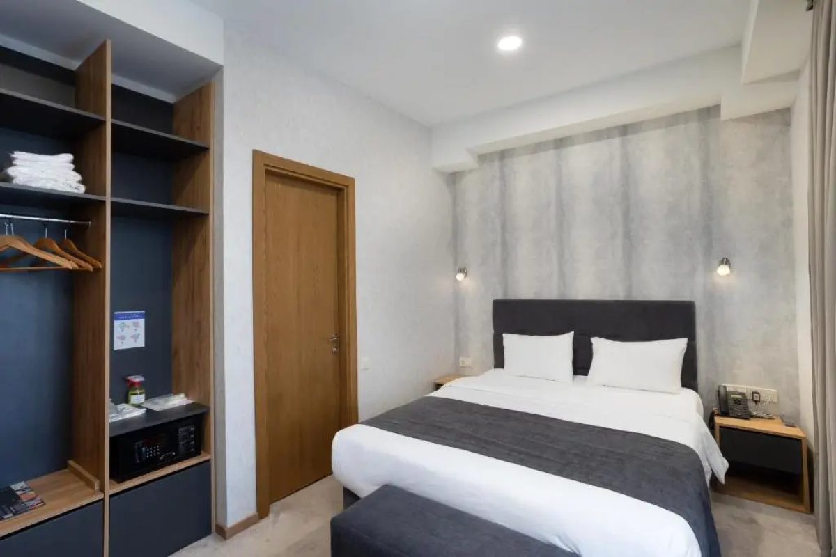Brooch Boutique Hotel
