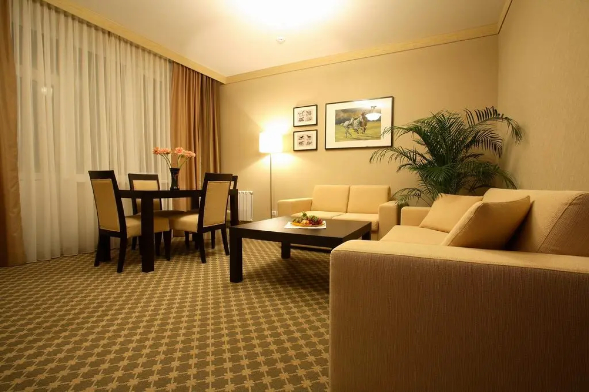 Отель Сенатор