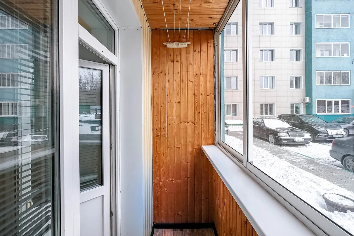 Квартира рядом с Мнтк им. Федорова и Ск Заря