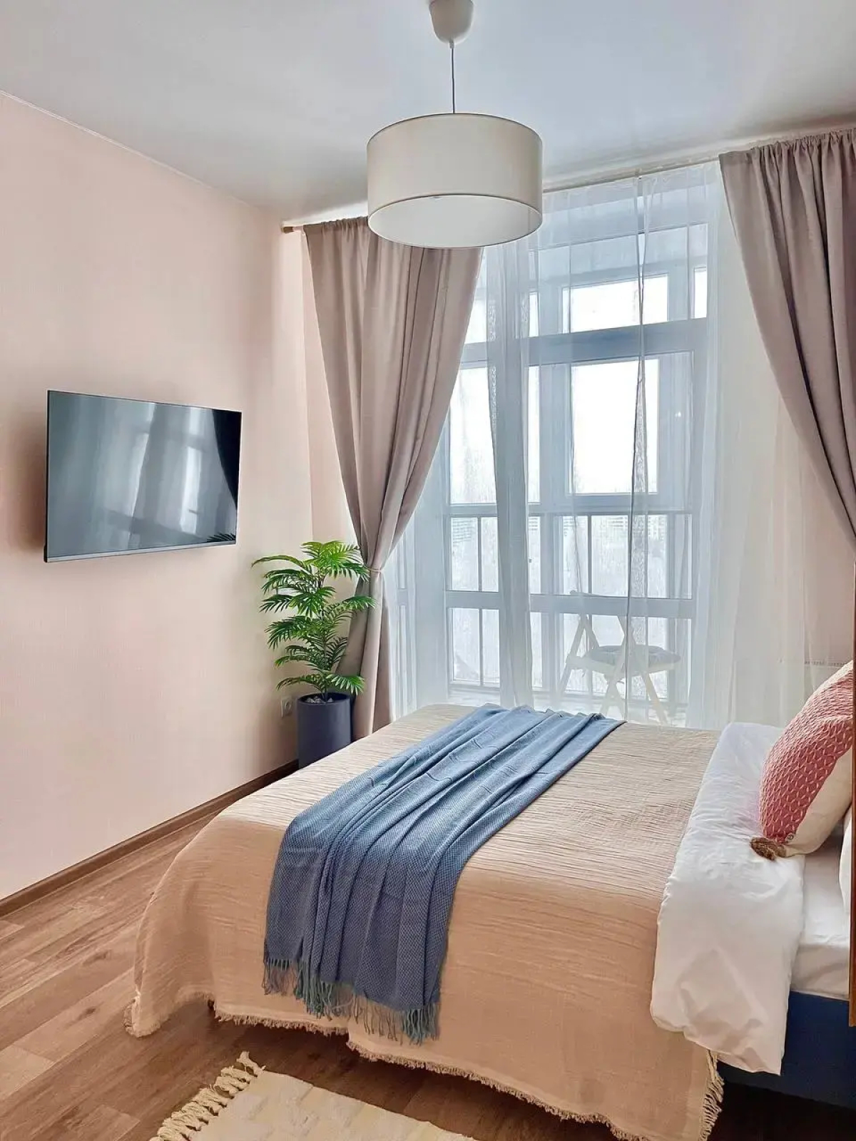 Современная студия у Планеты в ЖК Мир