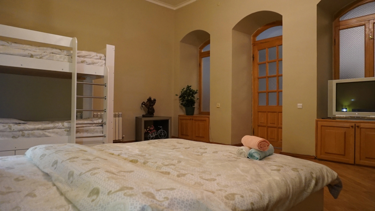 Хостел Happy Baku Hostel & Tours