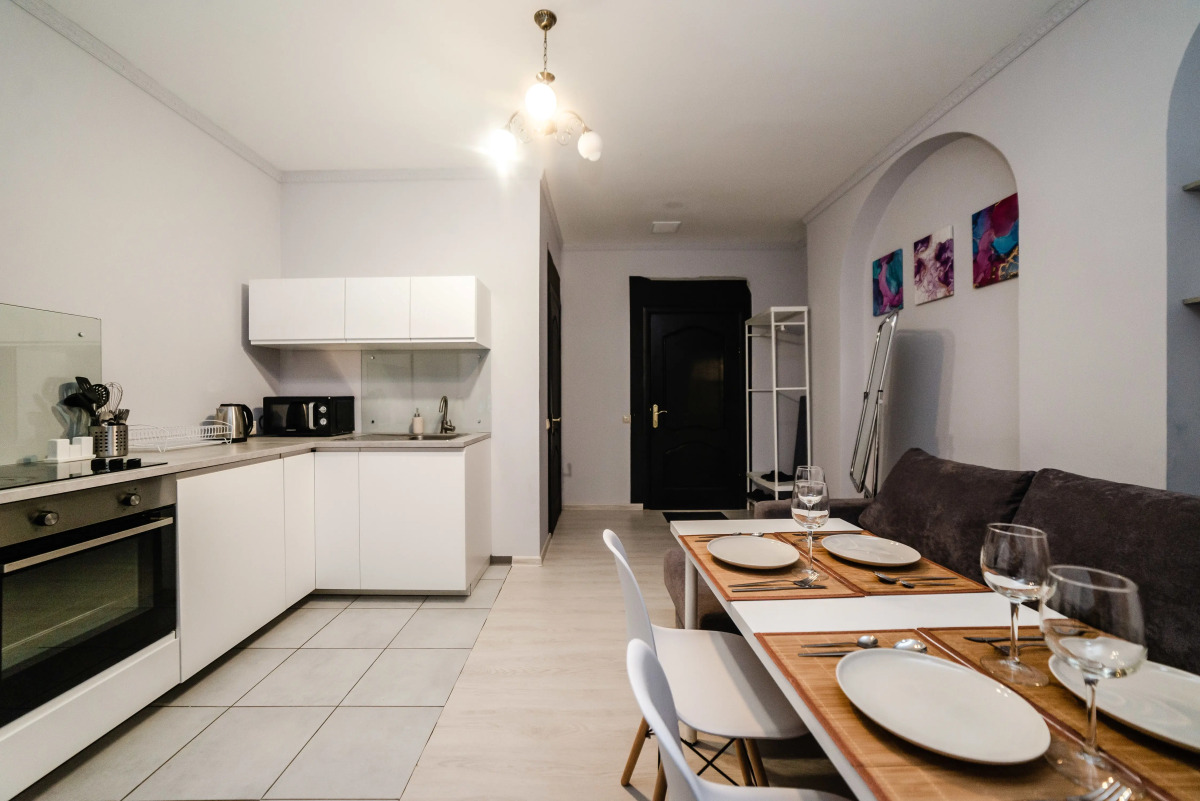 Апартаменты Жуковского 1/2/10 с2 (102)