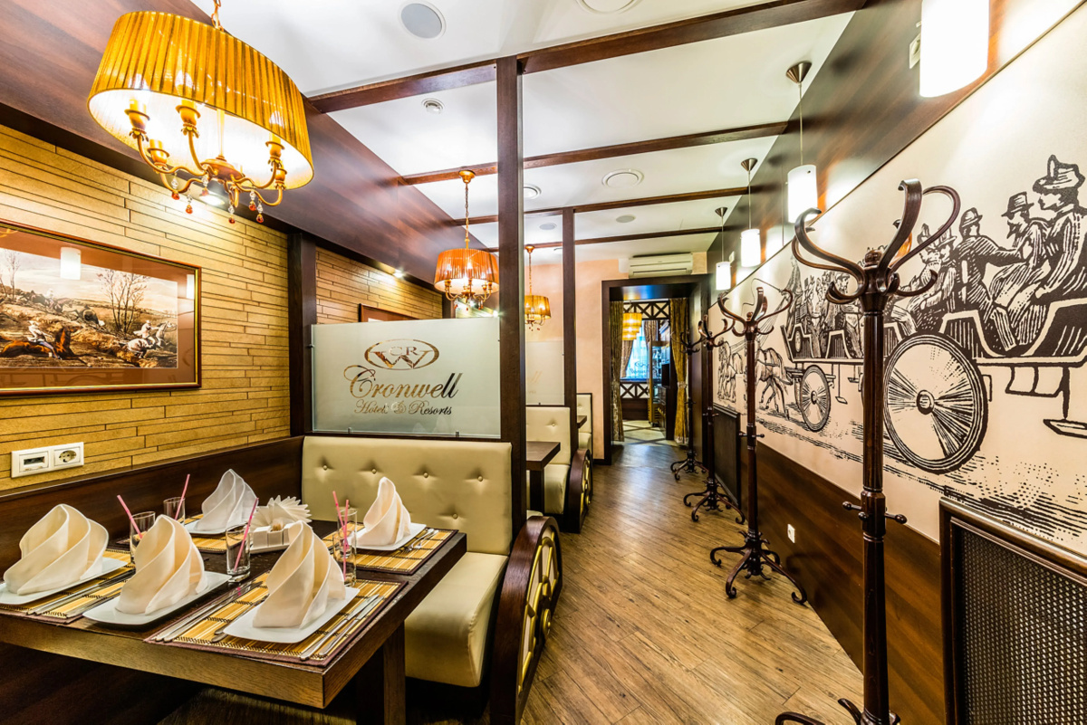 Отель Cronwell Inn Стремянная