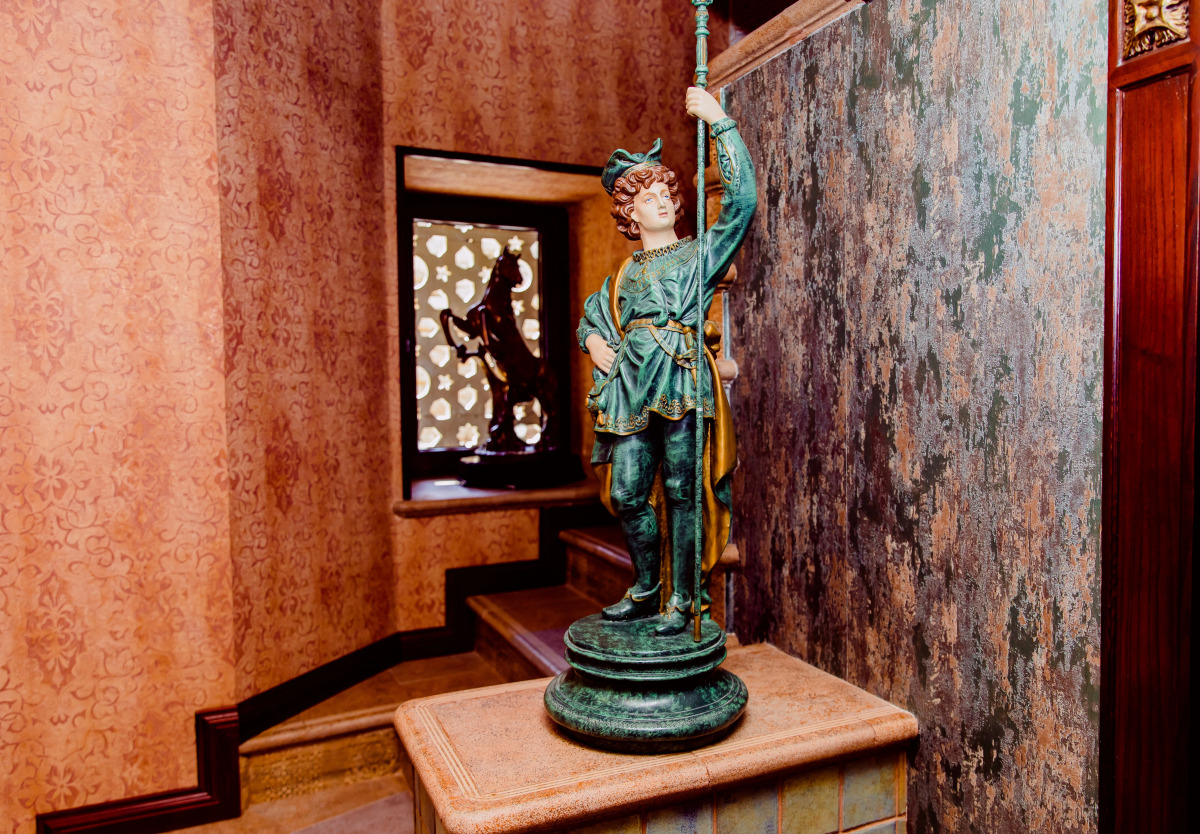 Royal Antique Boutique Hotel