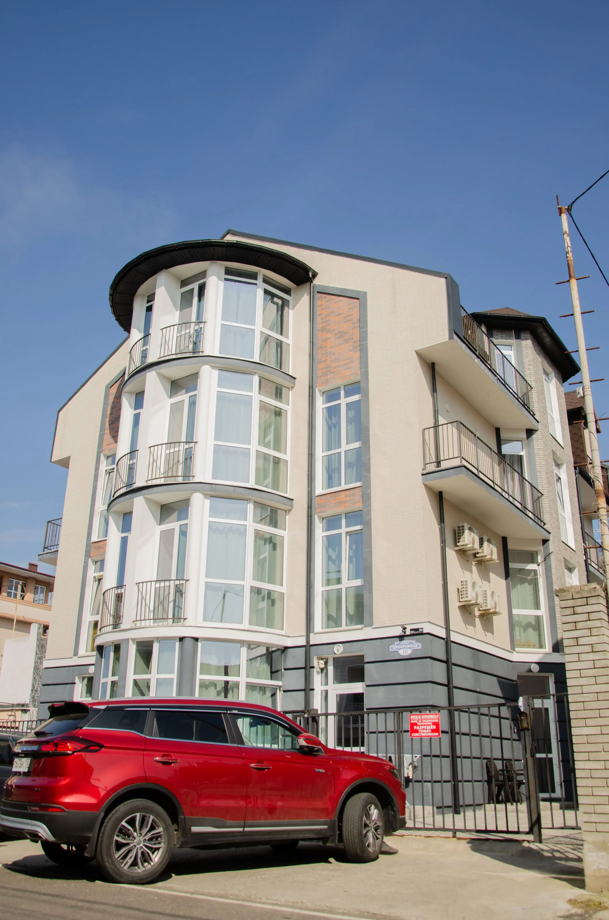 Квартира на 1м этаже со своей зоной отдыха и оборудованной кухней