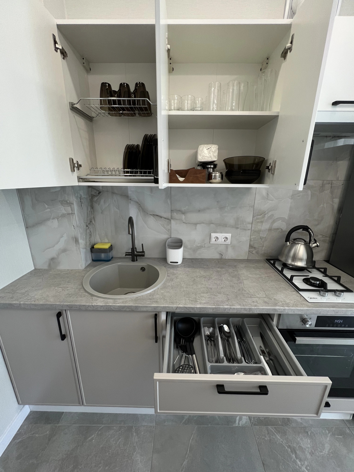 Квартира с Современным Ремонтом, Чистая и Уютная