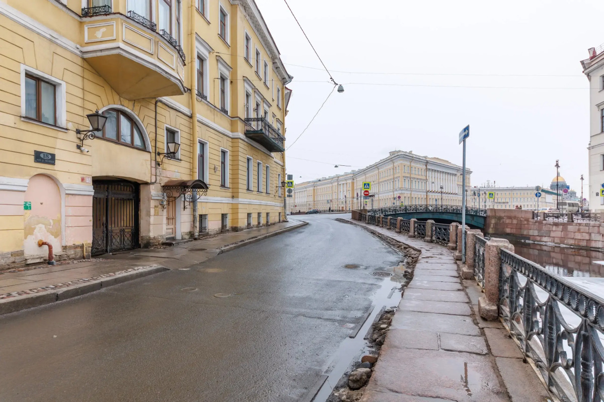 Апартаменты у Дворцовой площади DereMRents ДереМРентс