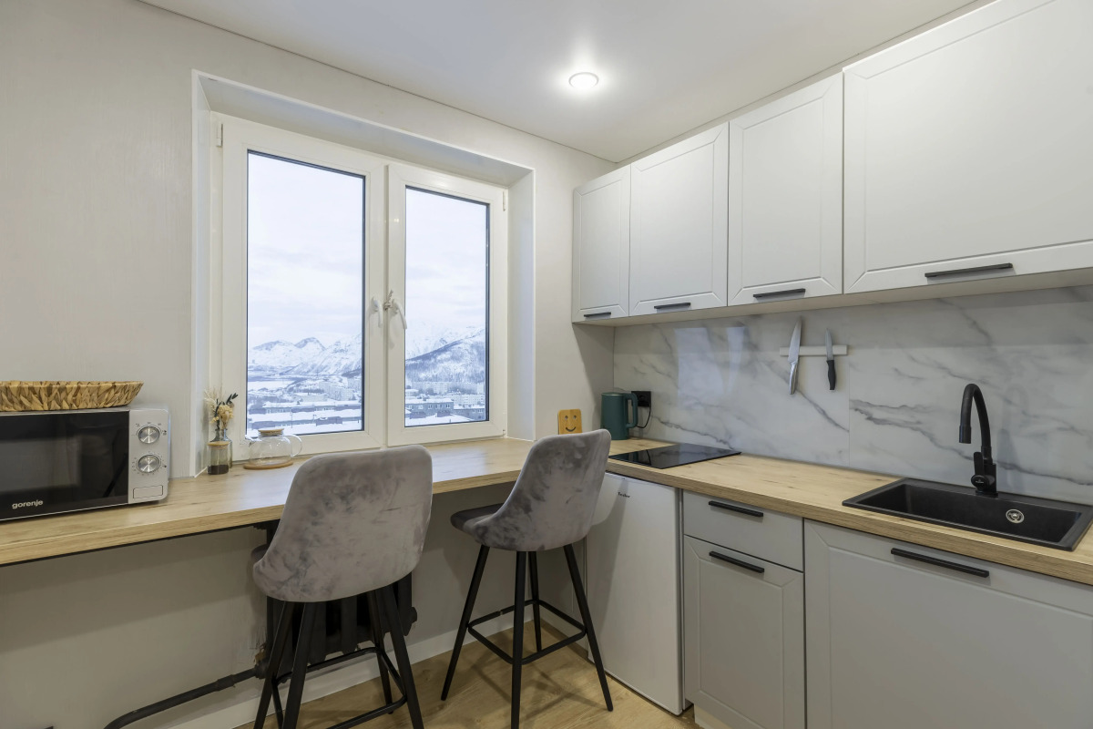 Квартира Уютная 2-к с Потрясающим Видом на Горы и Озеро