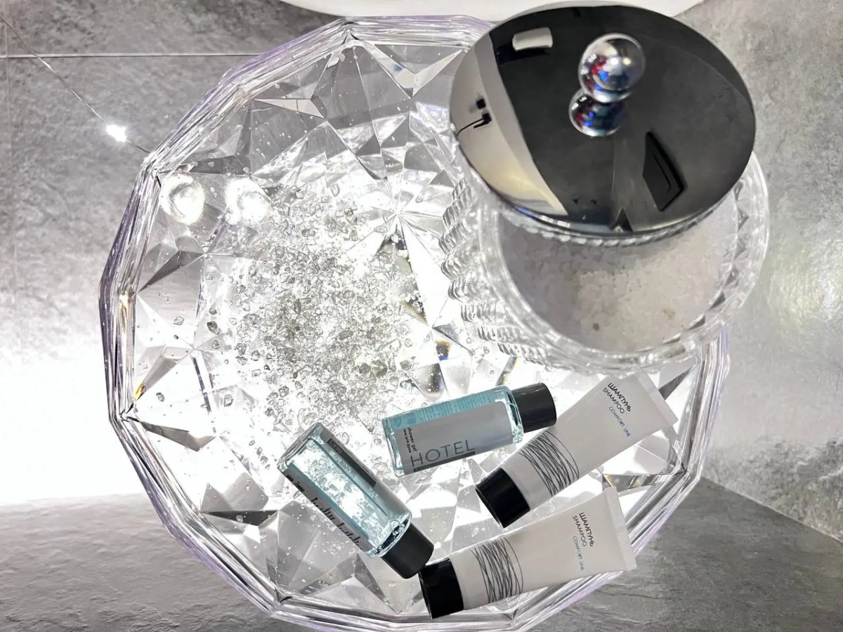 Апартаменты УHИKAЛЬНAЯ СTУДИЯ С МИНИ-БАСCЕЙHОМ НA ДВOИХ!