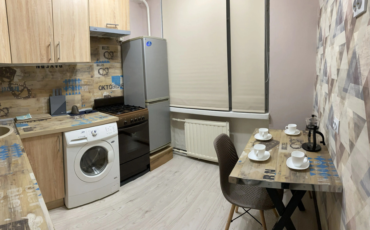 Квартира 2-комнатная на академика Байкова 11-2