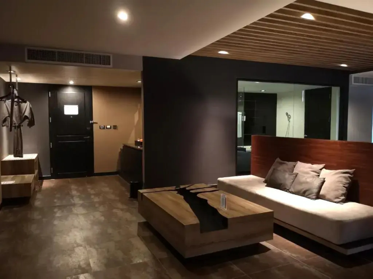 TSix5 Quarter Hotel