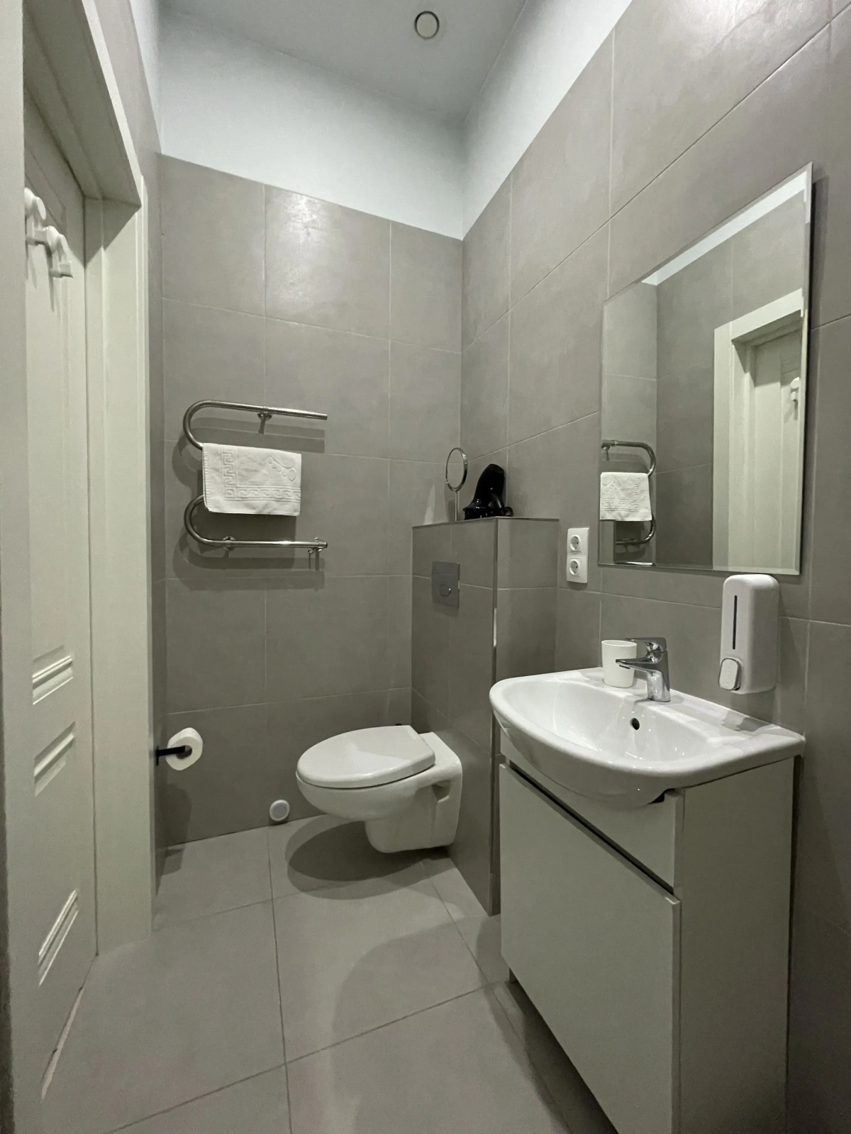 Меблированные Комнаты Симпл Сизонс Апартс