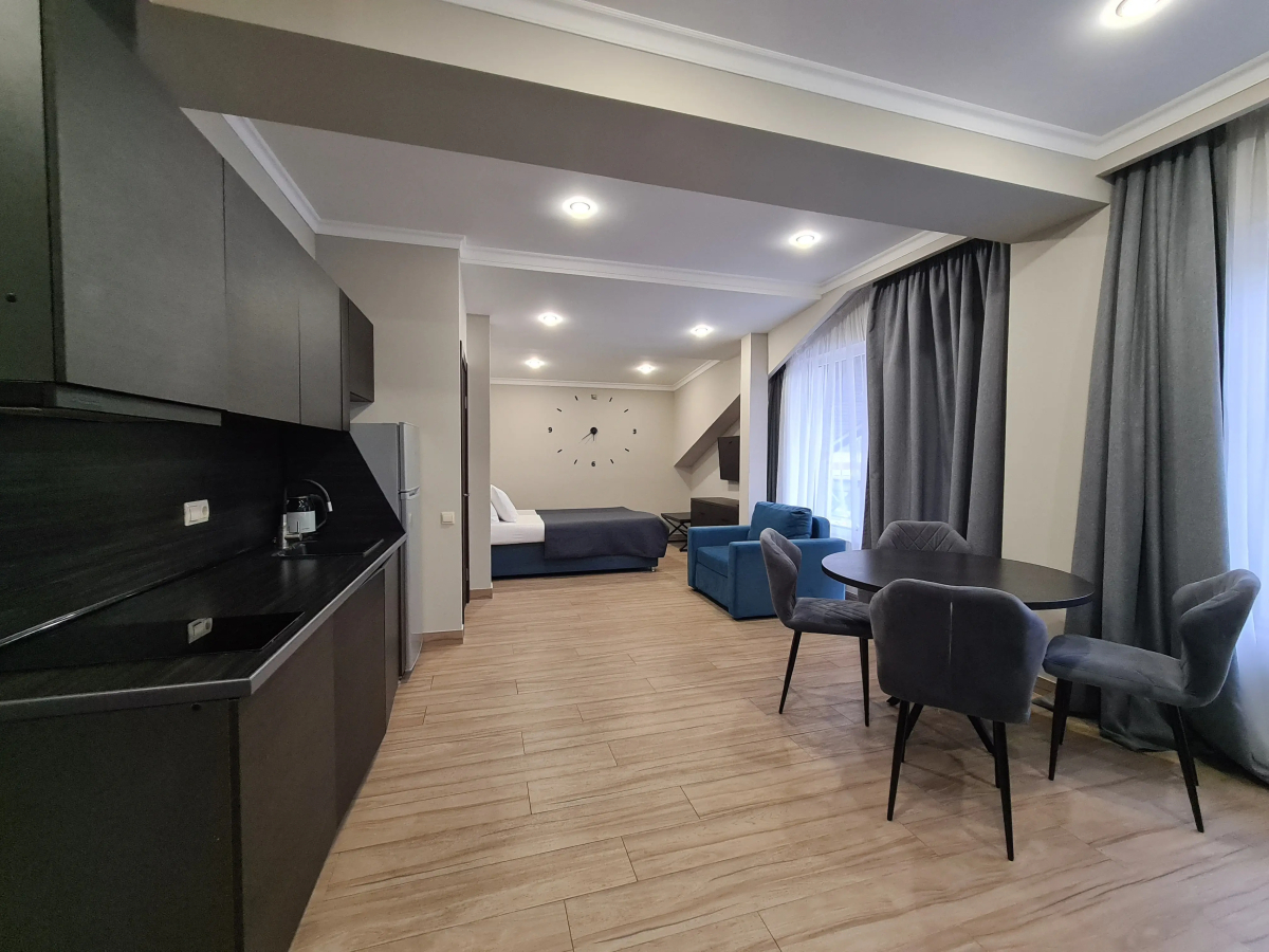 Апартаменты Двухкомнатные семиместные с видом на горы