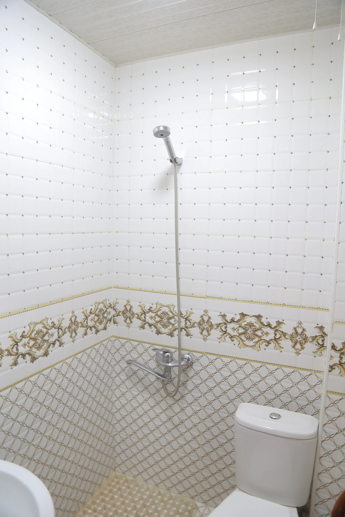 Отель Ideal Best Tour