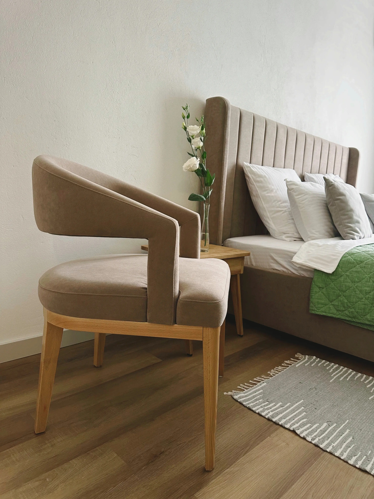 Квартира посуточно на Джигкаева, кровать Queen Size!