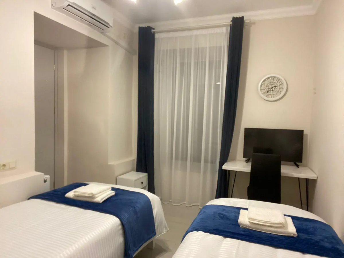 Мини-отель Cultural Crossing Hotel
