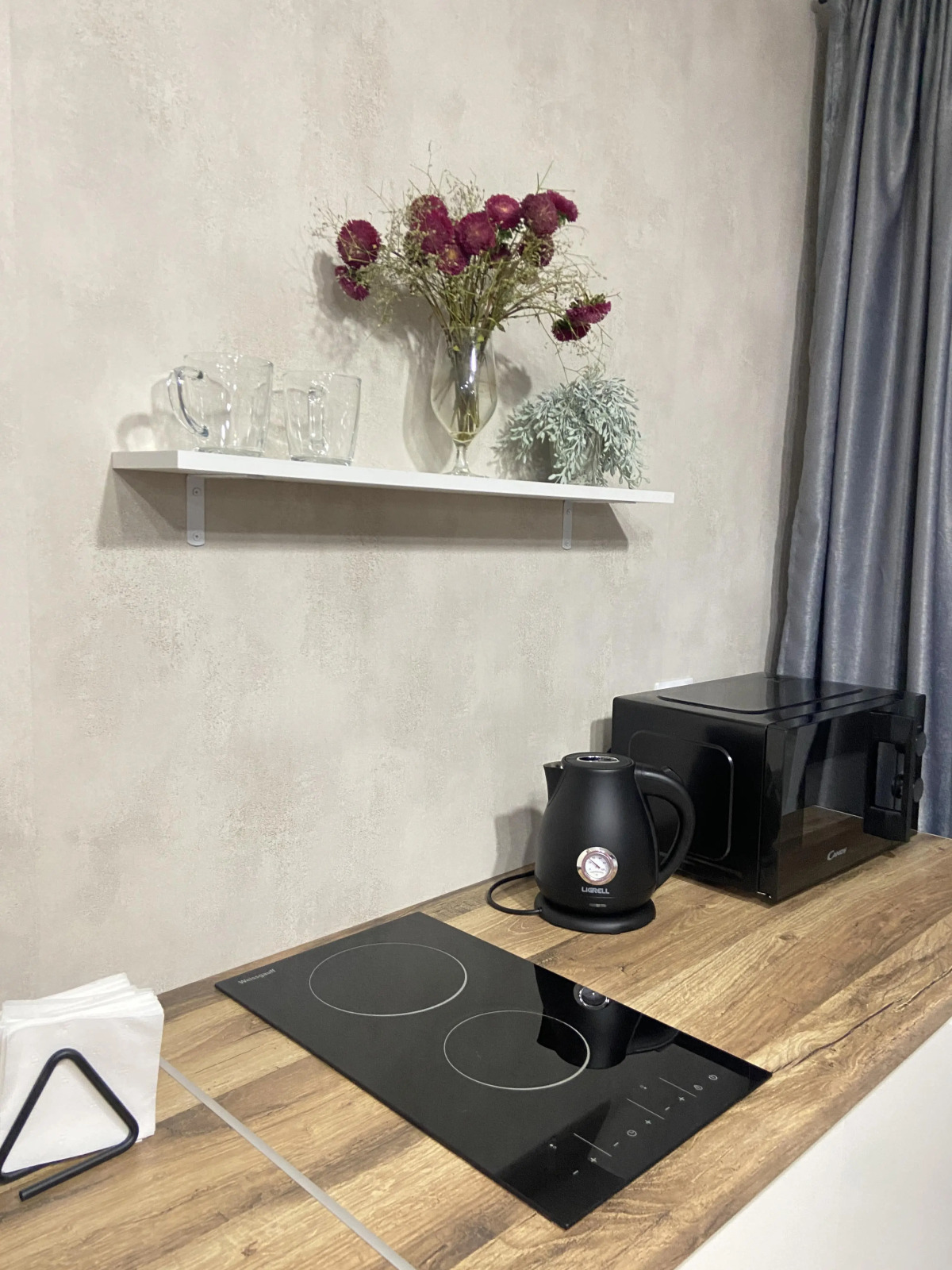 Квартира студия в центре города 50 оттенков серого