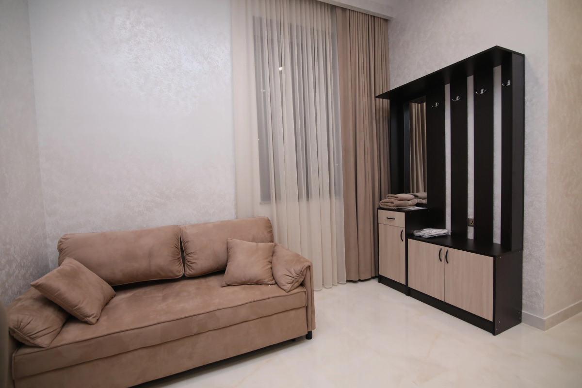 Отель Louvre Home