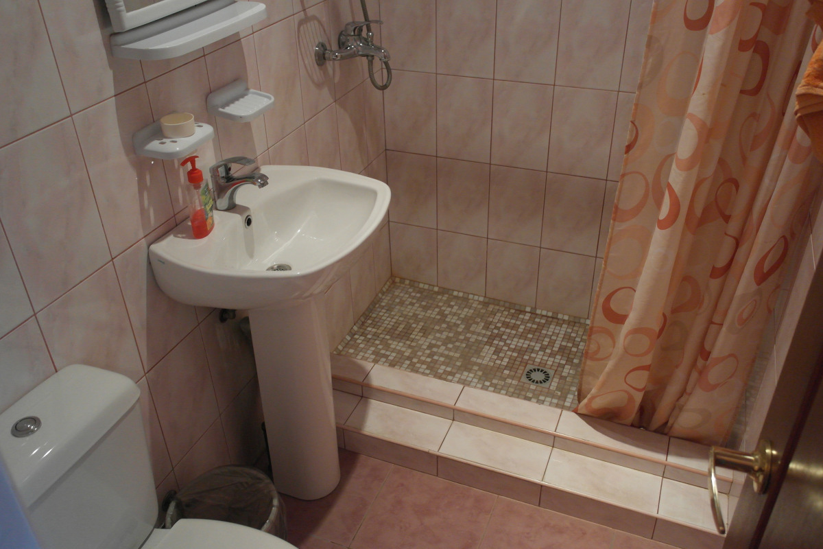 Отель Дронго