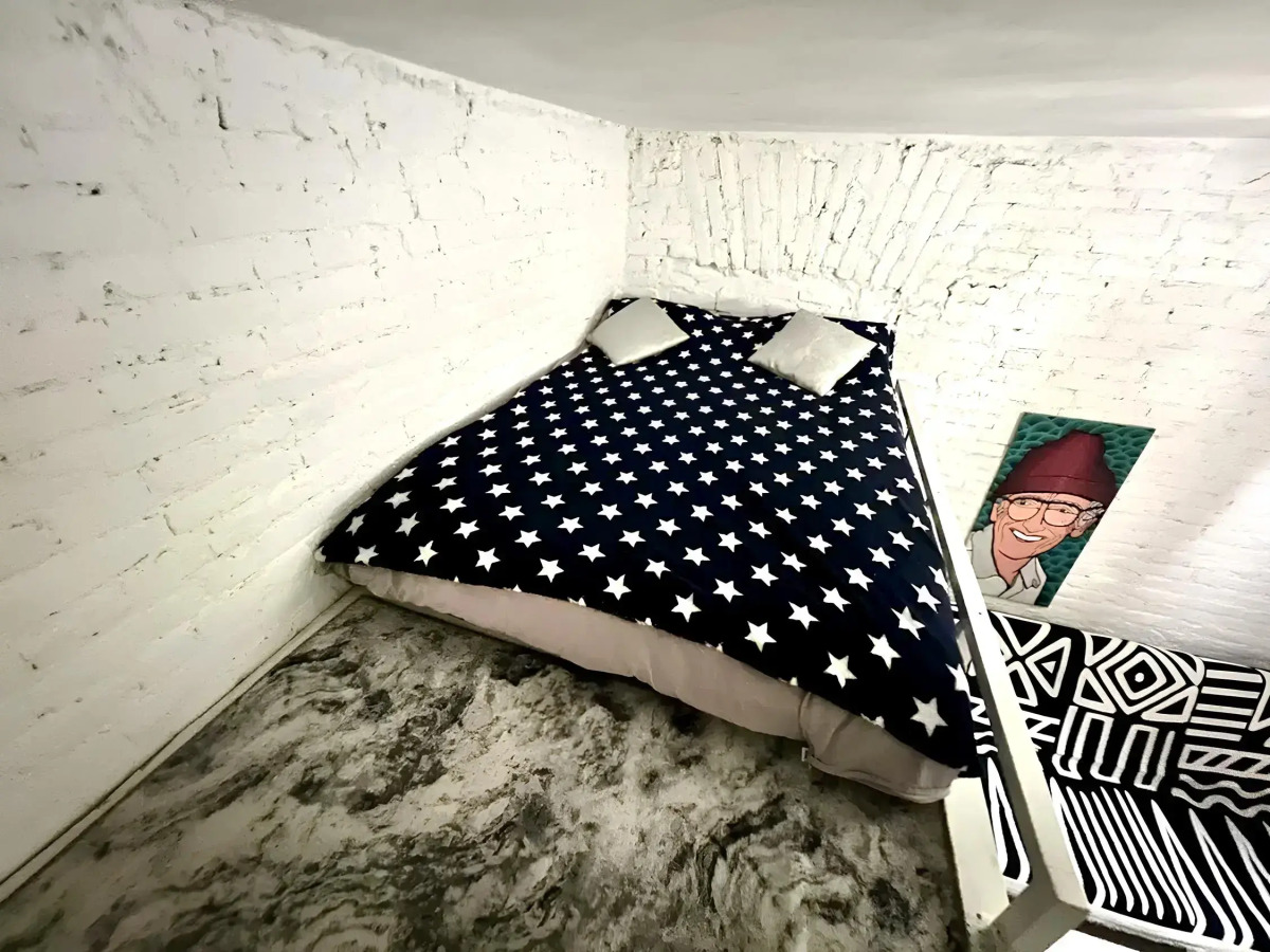 Квартира Просторная двухкомнатная квартира BombFlat на Достоевского