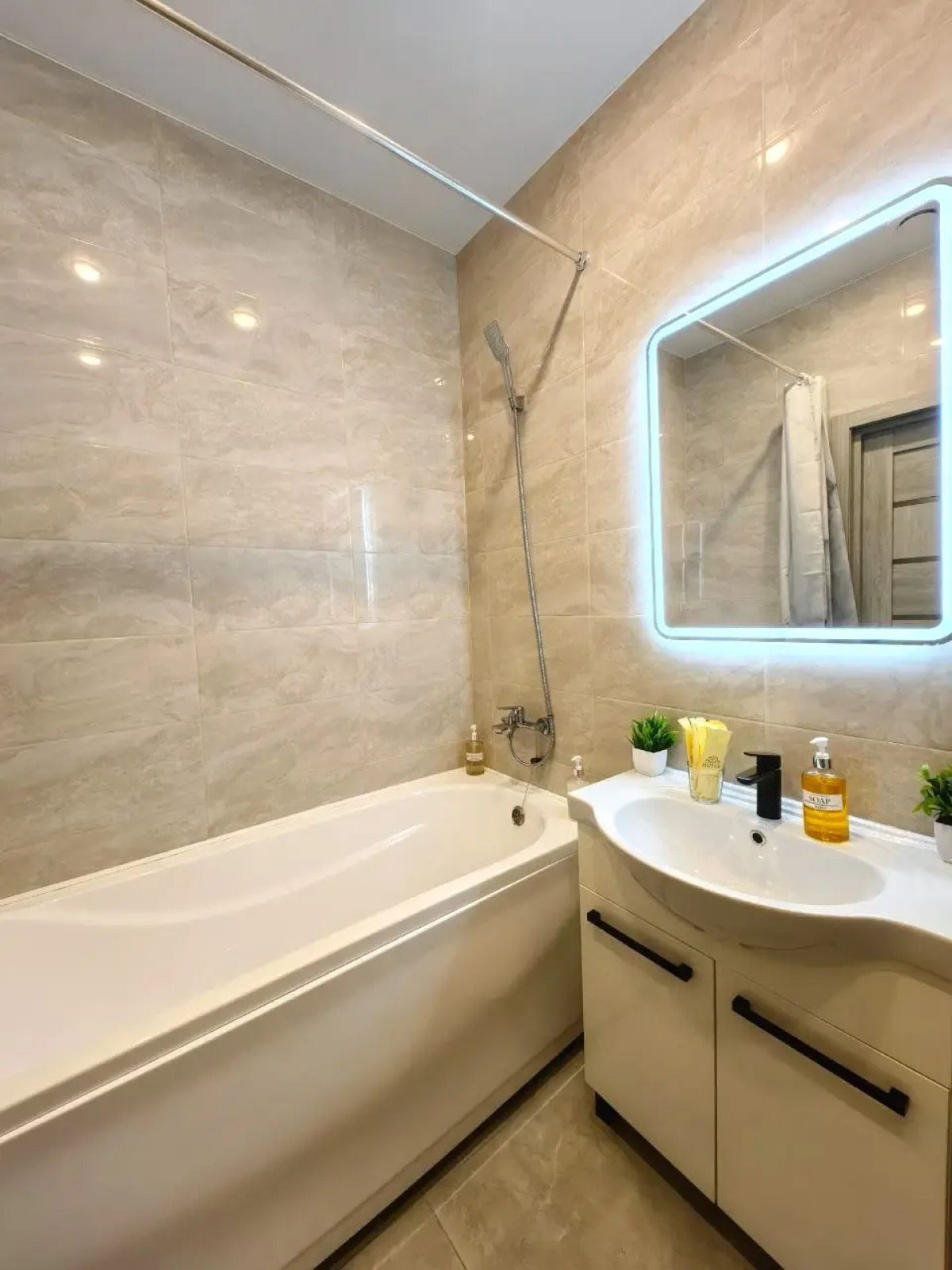 Квартира Современная Евротрешка в ЖК Бизнес Класса