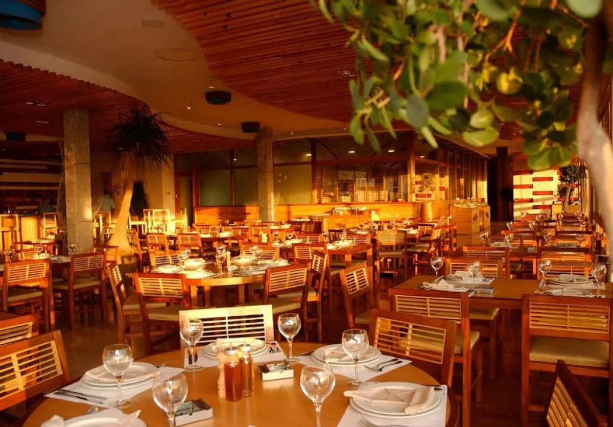 Отель Dubai Marine Beach Resort & Spa