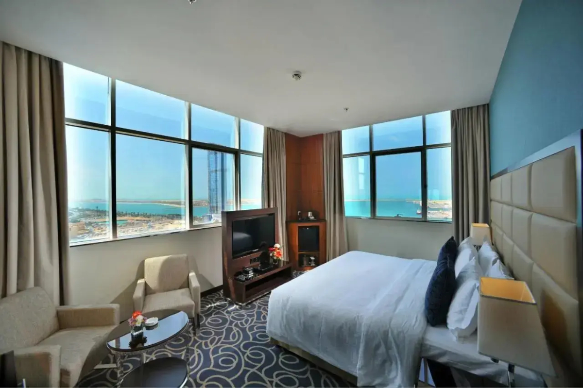 Hotel Ramada by Wyndham Abu Dhabi Corniche