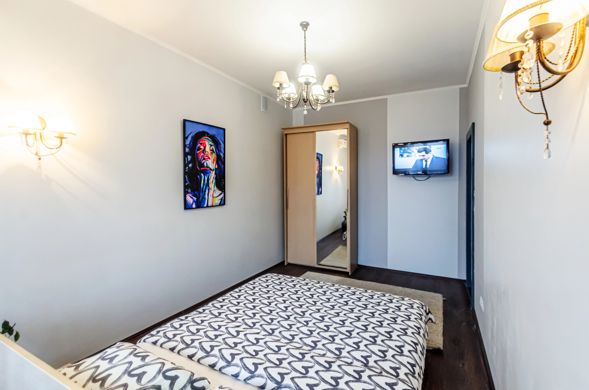 Апартаменты 1-к квартира (24) на Никитинской 108